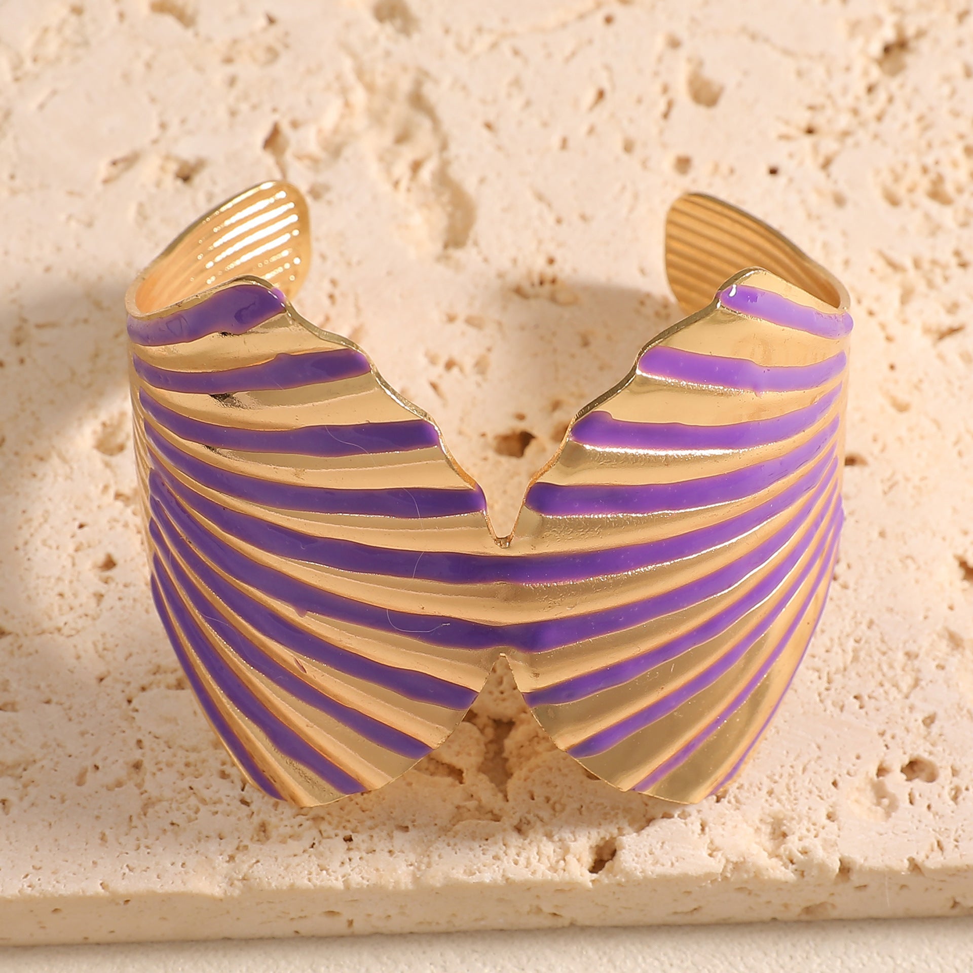 Women's bangle with elegant shell design Fashion Glam