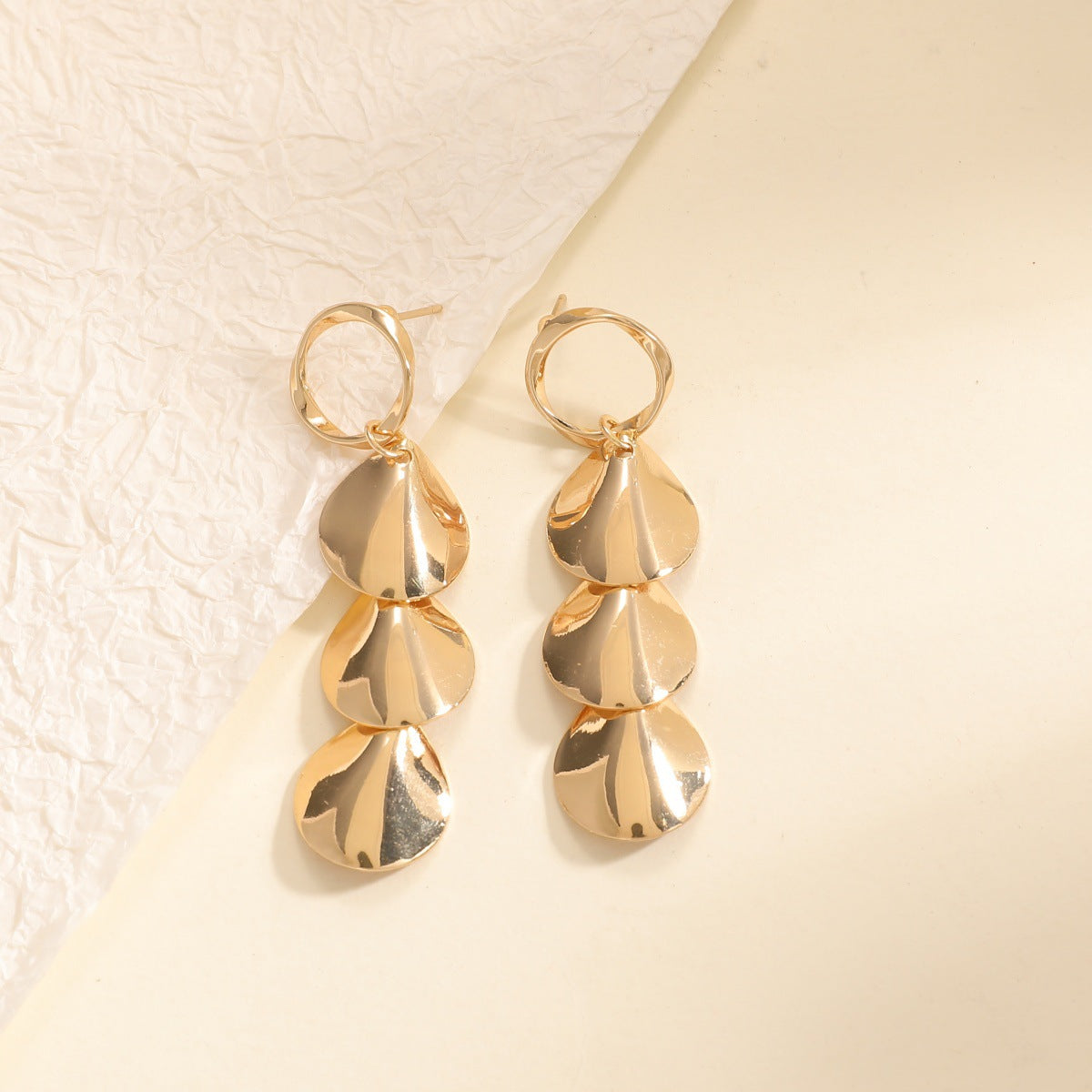 Women Hanging Earrings with Elegant Shell Design Fashion Glam