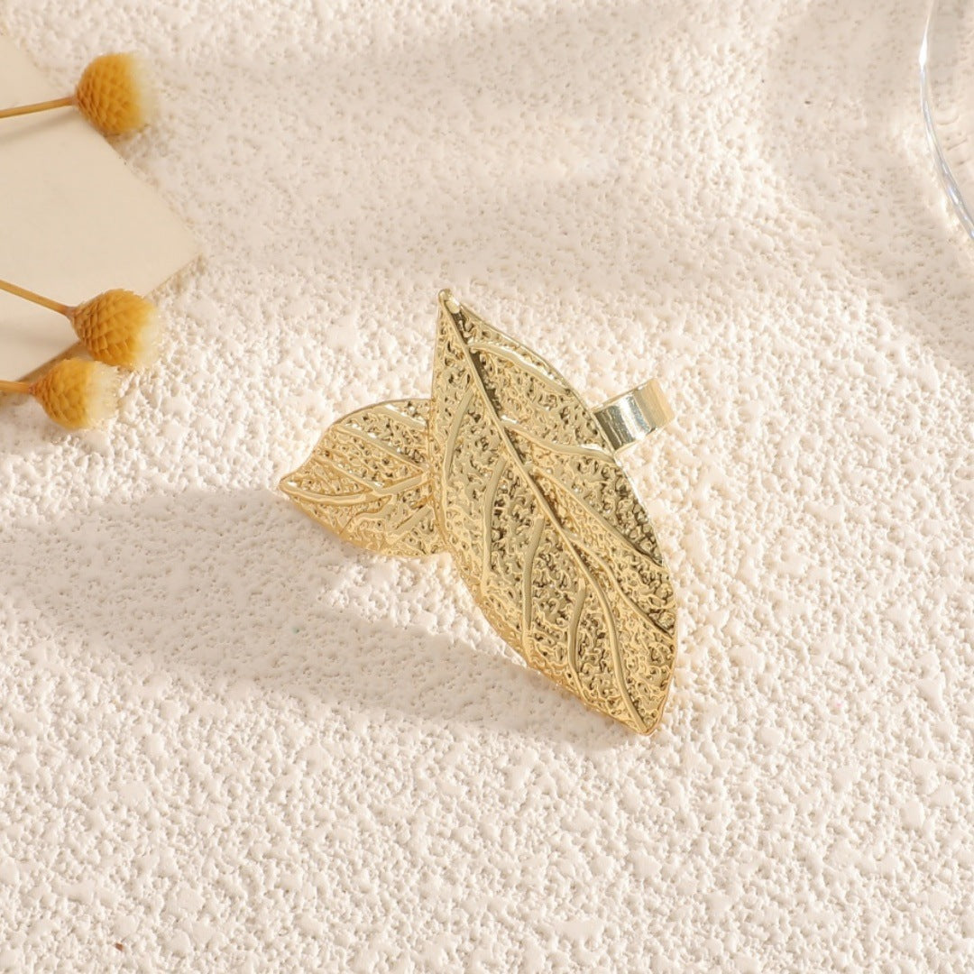 Women’s bracelet with elaborate leaf design Fashion Glam