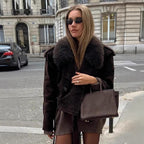 Ladies short-cut aviator jacket made of lambswool imitation with oversized fur collar and boxy silhouette Fashion Glam