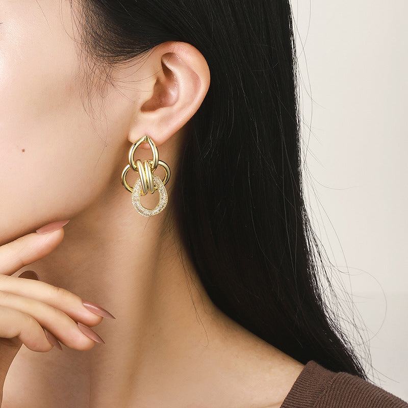 Women's Hanging Earrings with Luxurious, Sculptural Design Fashion Glam