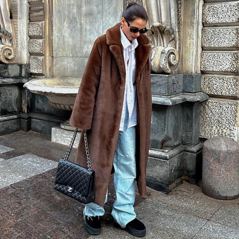 Ladies longer high-pile coat made of faux fur with shawl collar and casual cut Fashion Glam