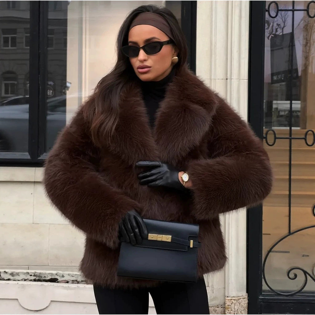 Ladies short coat made of luxurious high-pile faux fur with boxy silhouette and wide lapels Fashion Glam