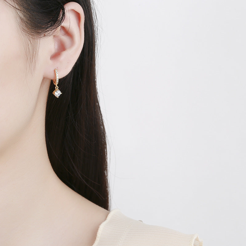 Ladies earrings with sparkling crystals and high-quality gold plating Fashion Glam