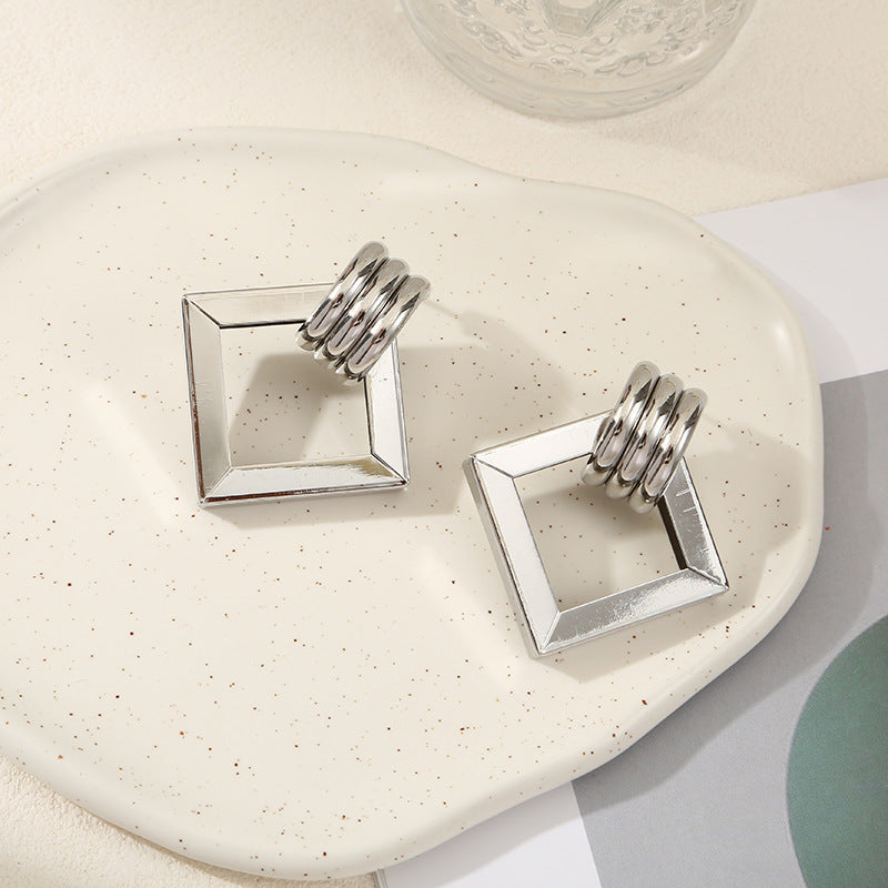 Women's Hanging Earrings with Square Design and Glossy Surface Fashion Glam