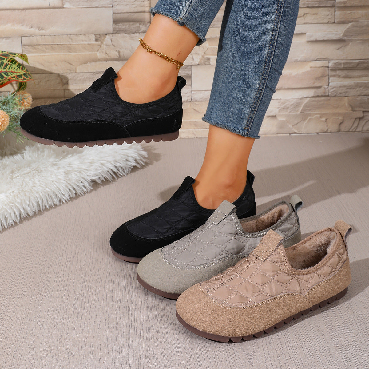 Women's Padded Quilted Slip-On Leisure Shoes with Non-Slip Profiling Sole Fashion Glam