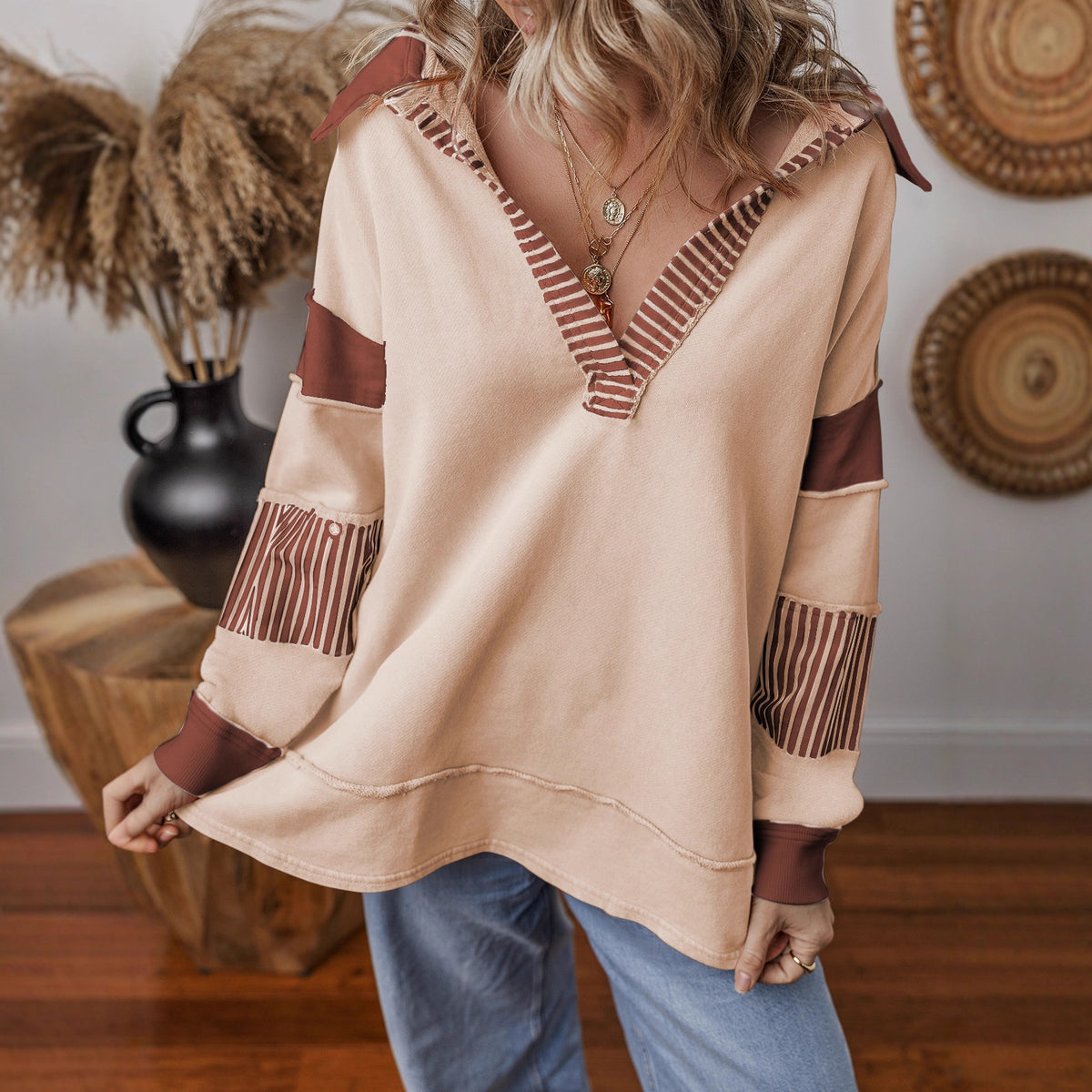 Women’s oversized sweatshirt with deep V-neck, striped inner collar and contrast sleeves Fashion Glam