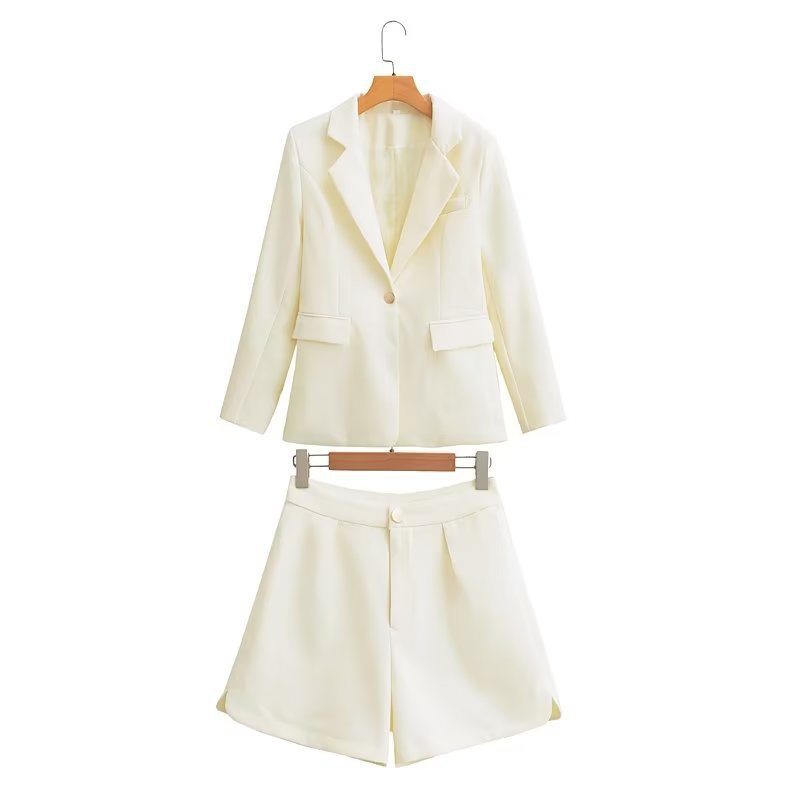 Women's Two-Piece Fitted Blazer and Shorts Set with Corset Crop Top Fashion Glam