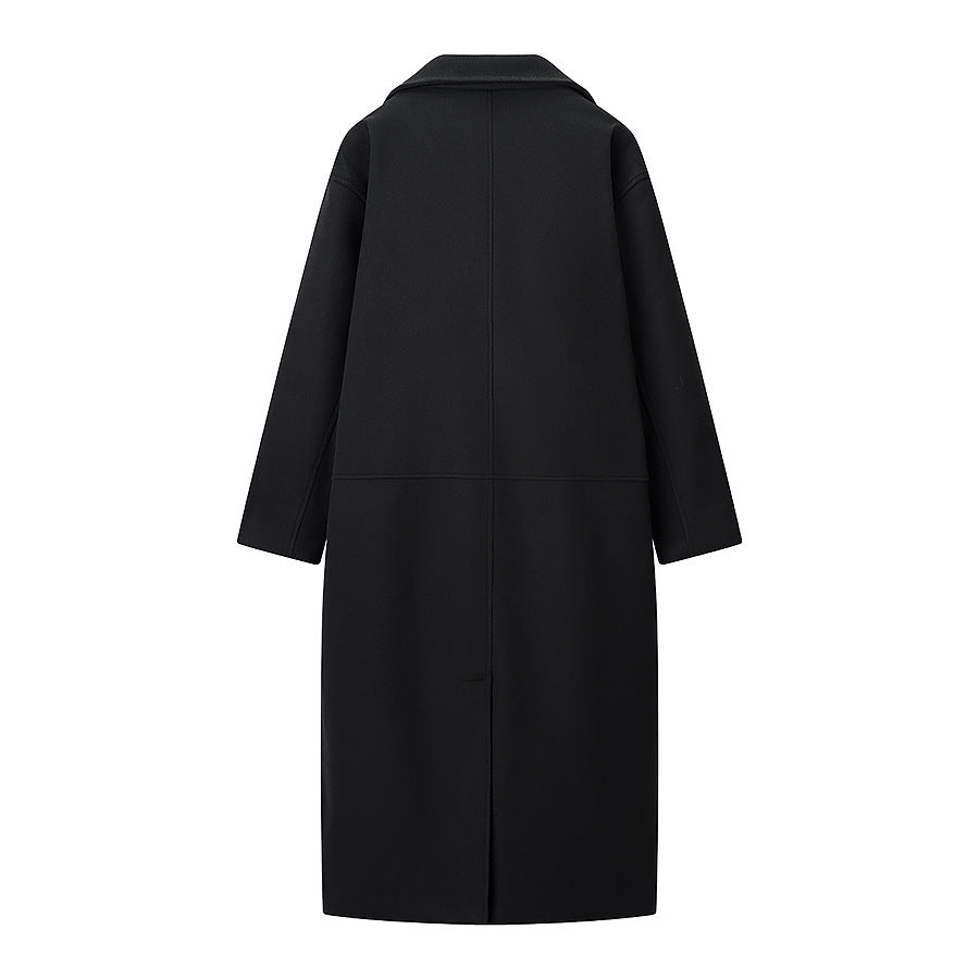 Ladies long coat in a minimalist cocoon cut made of a wool blend with double-breasted button placket Fashion Glam