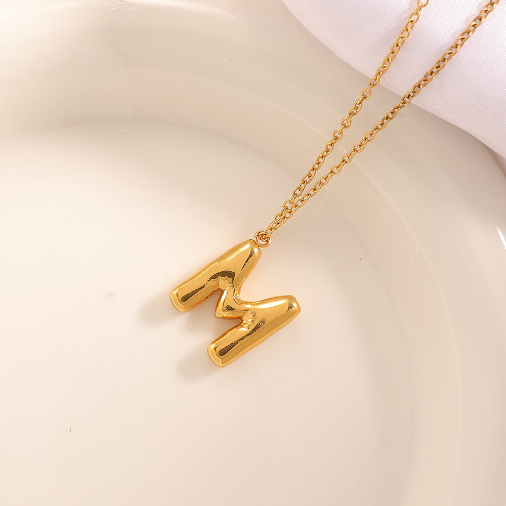 Women's necklace with curved letter pendant Fashion Glam