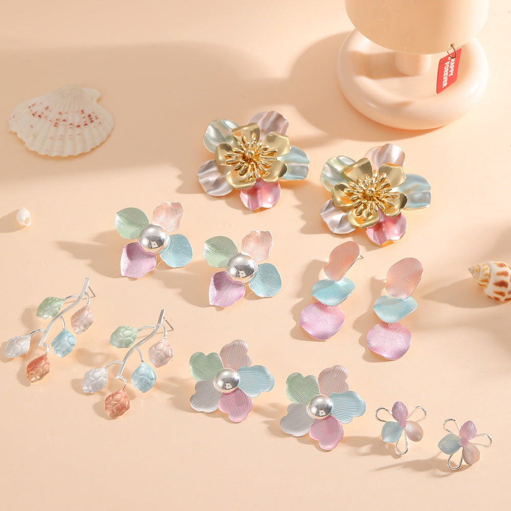 Women's hair clips in playful flower design Fashion Glam