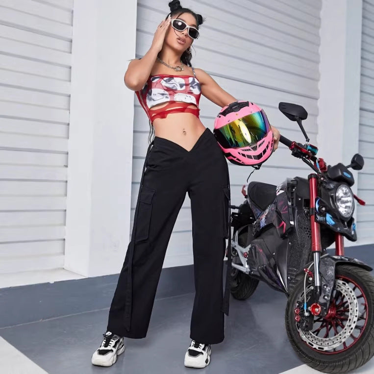 Women's utilitarian cargo pants with V-shaped waistband, wide leg, and cargo pockets Fashion Glam