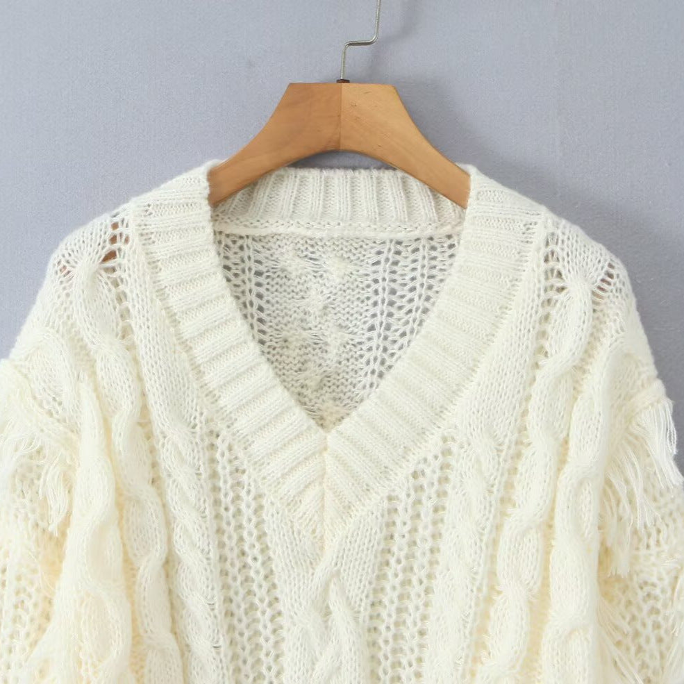 Women's Chunky Knit V-Neck Sweater with Cable Pattern and Fringes Fashion Glam