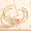 Women's bangle with elaborate floral design Fashion Glam