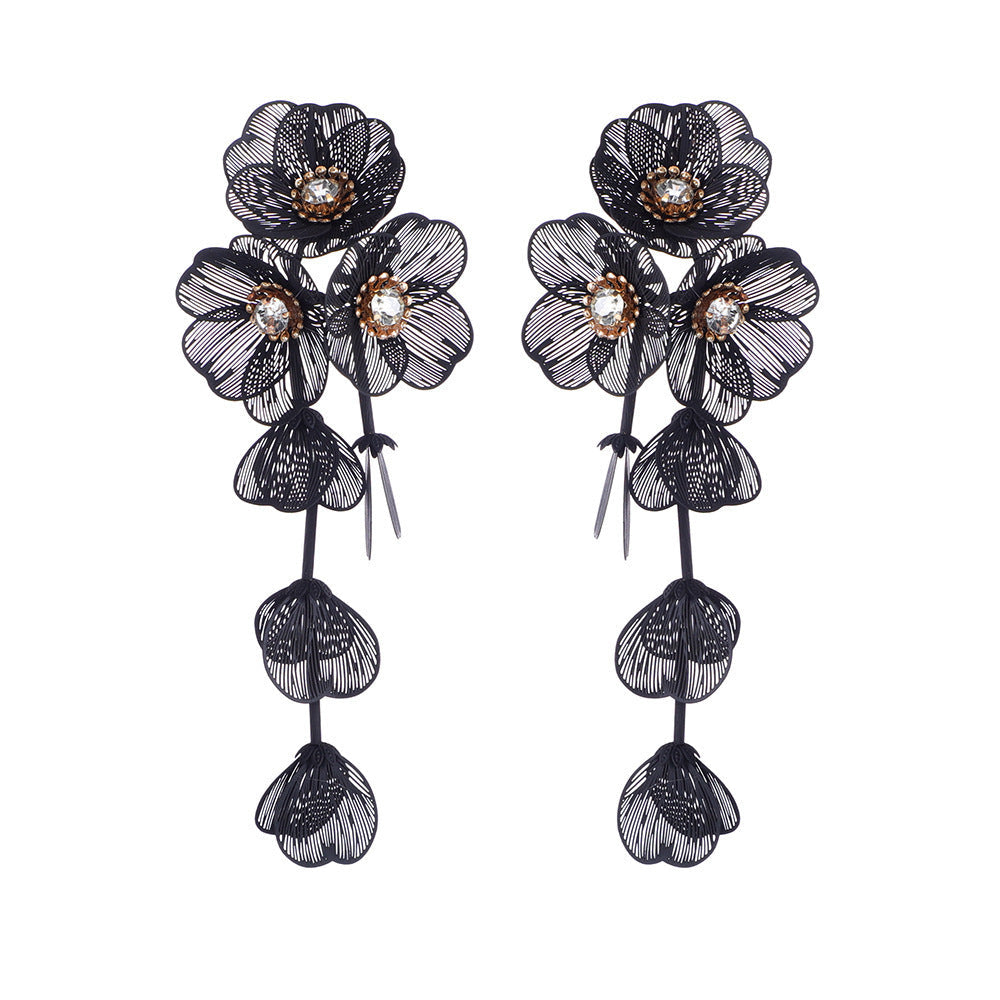 Ladies' earrings in elegant floral design Fashion Glam