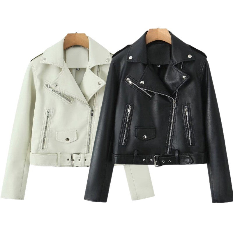 Women's robust fitted biker jacket made of faux leather with asymmetrical zipper and waist belt Fashion Glam