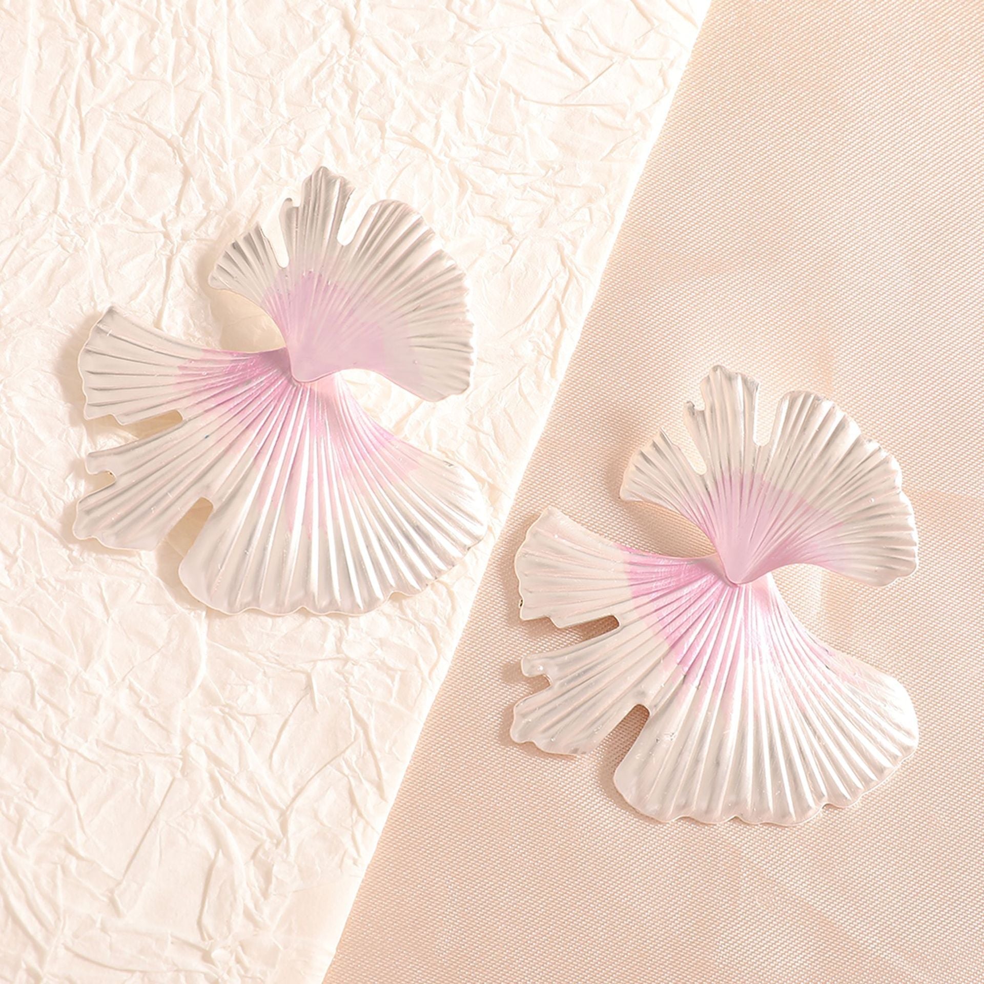 Women's hair accessories with elegant leaf design Fashion Glam
