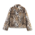Women's short jacket made of faux fur in leopard print with boxy cut and stand-up collar Fashion Glam