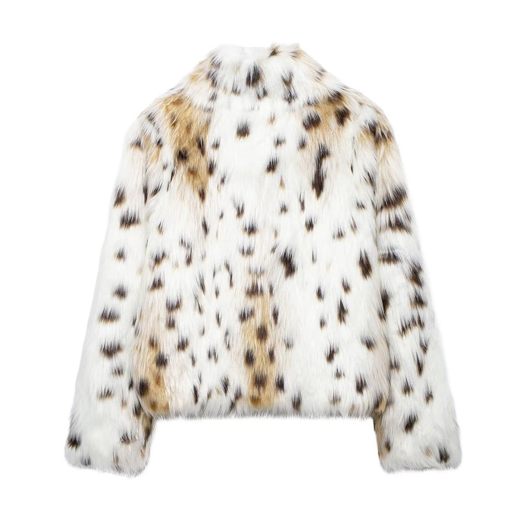 Ladies short jacket made from luxurious faux fur with spotted fur look and straight silhouette Fashion Glam
