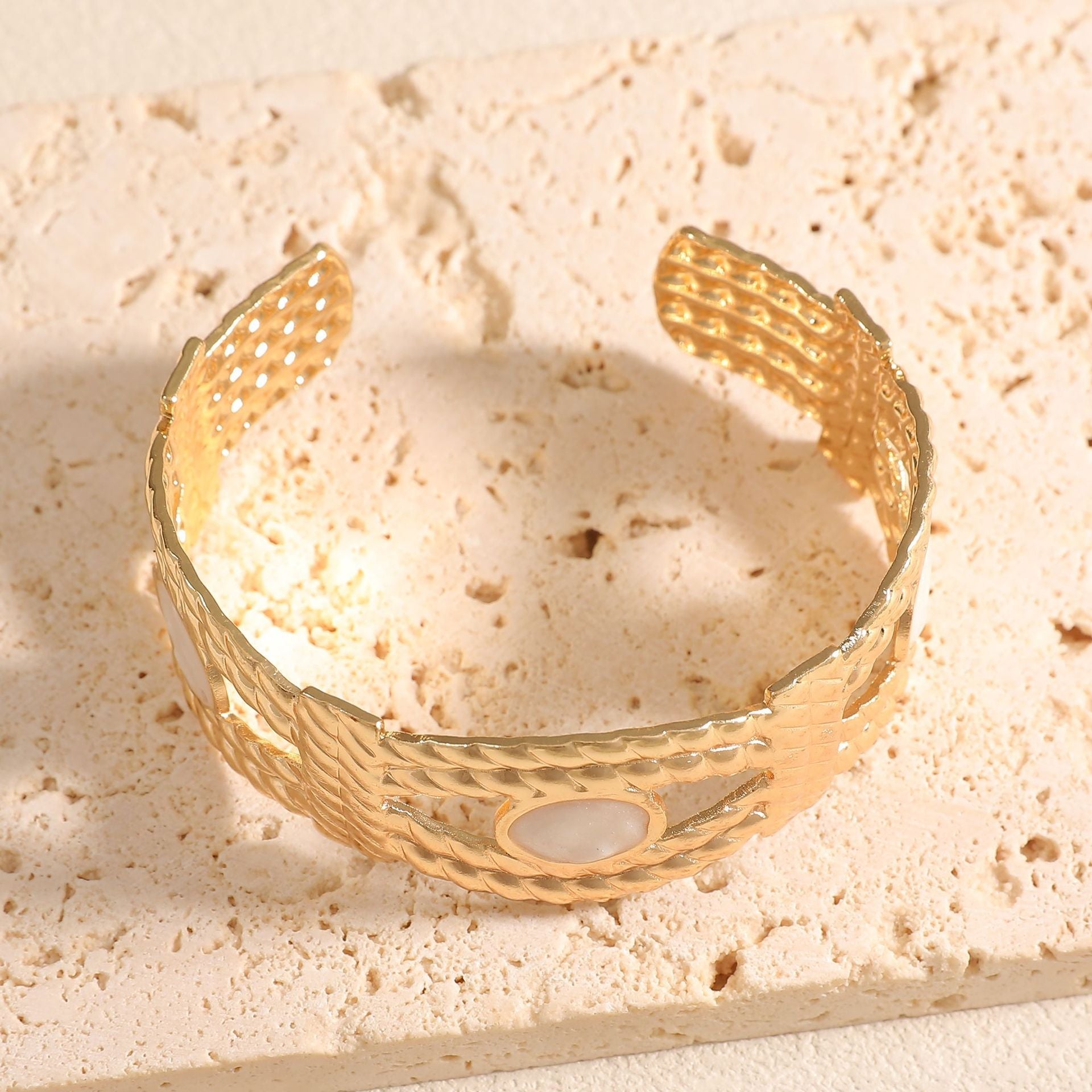 Women Open Bangle with Artistic Braiding Pattern Fashion Glam