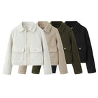Women's short jacket in boxy cut with zipper, patch pockets and shirt collar Fashion Glam