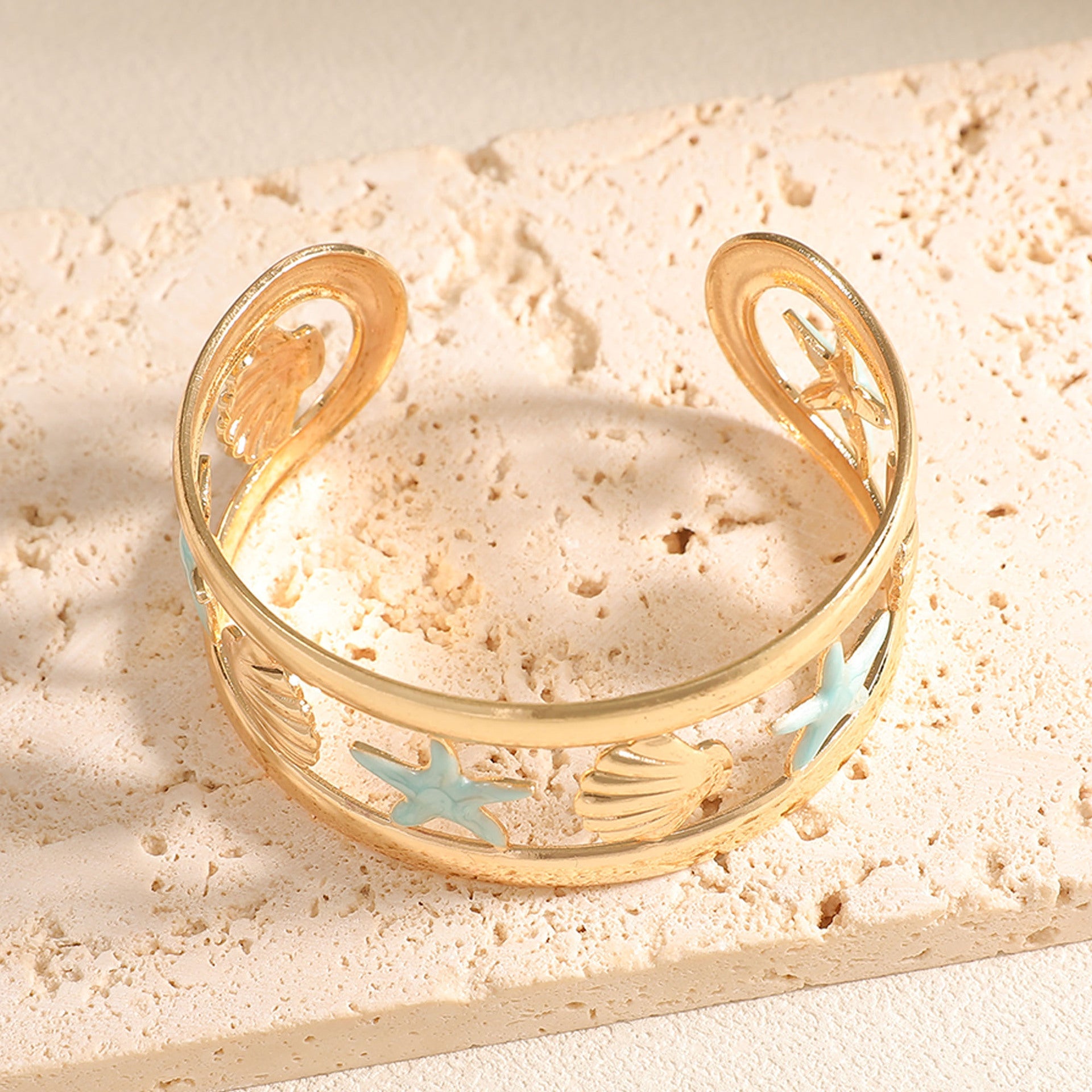 Ladies bracelet with intricate starfish design Fashion Glam