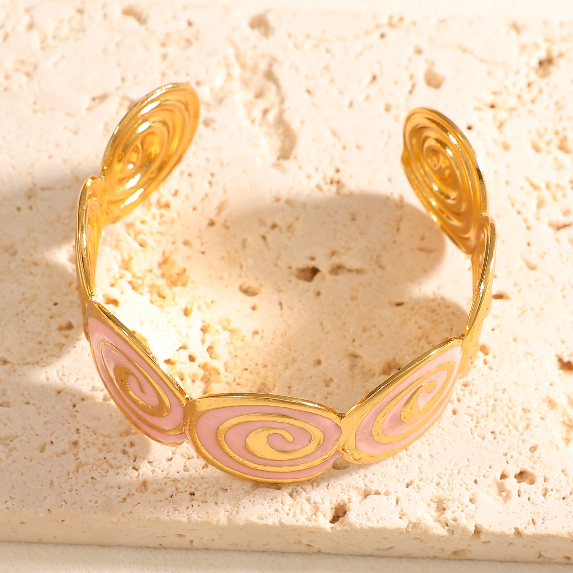 Women's cuff with elegant spiral design Fashion Glam