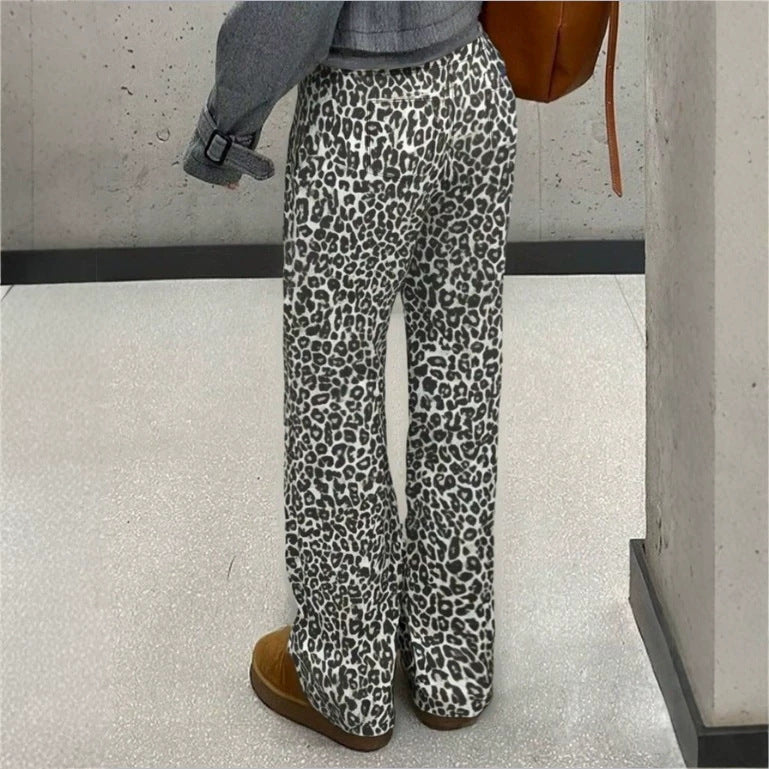 Women High-Waist Leopard-Print Palazzo Pants made of flowing fabric Fashion Glam