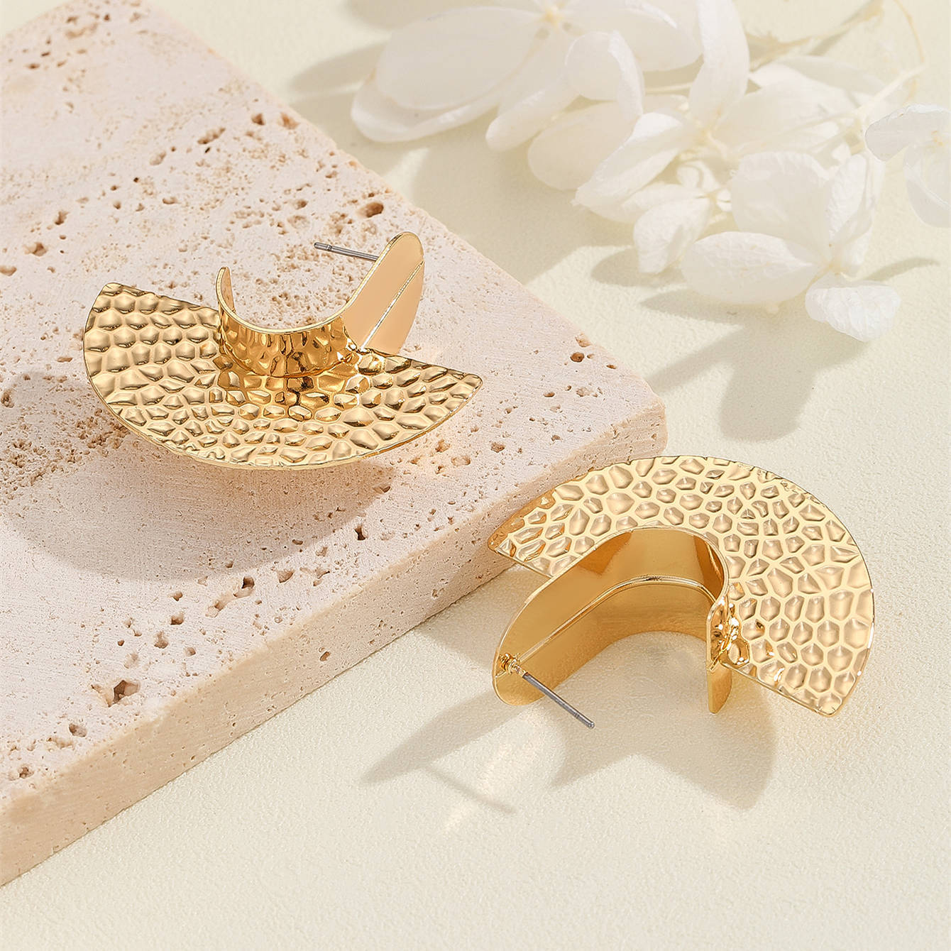 Women's Hanging Earrings with Artistic, Textured Design Fashion Glam