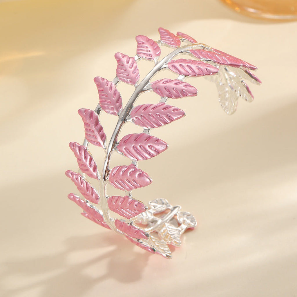 Ladies bracelet in elegant leaf design Fashion Glam