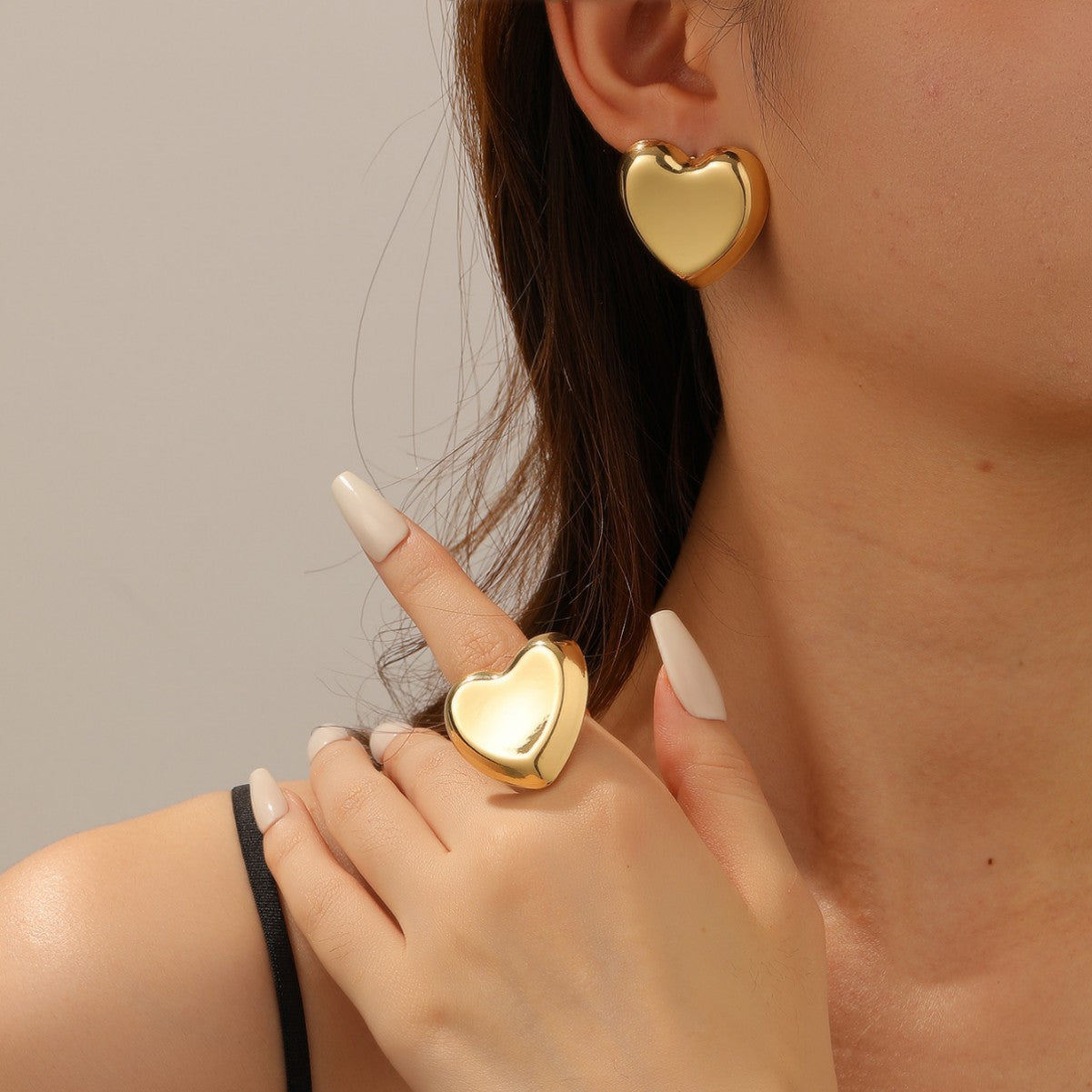 Women's Open Bangle with Elegant Heart Shape Fashion Glam