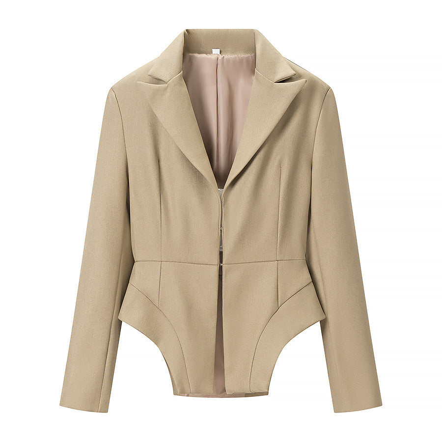 Women's tailored short blazer with curved hip contour and zipper Fashion Glam