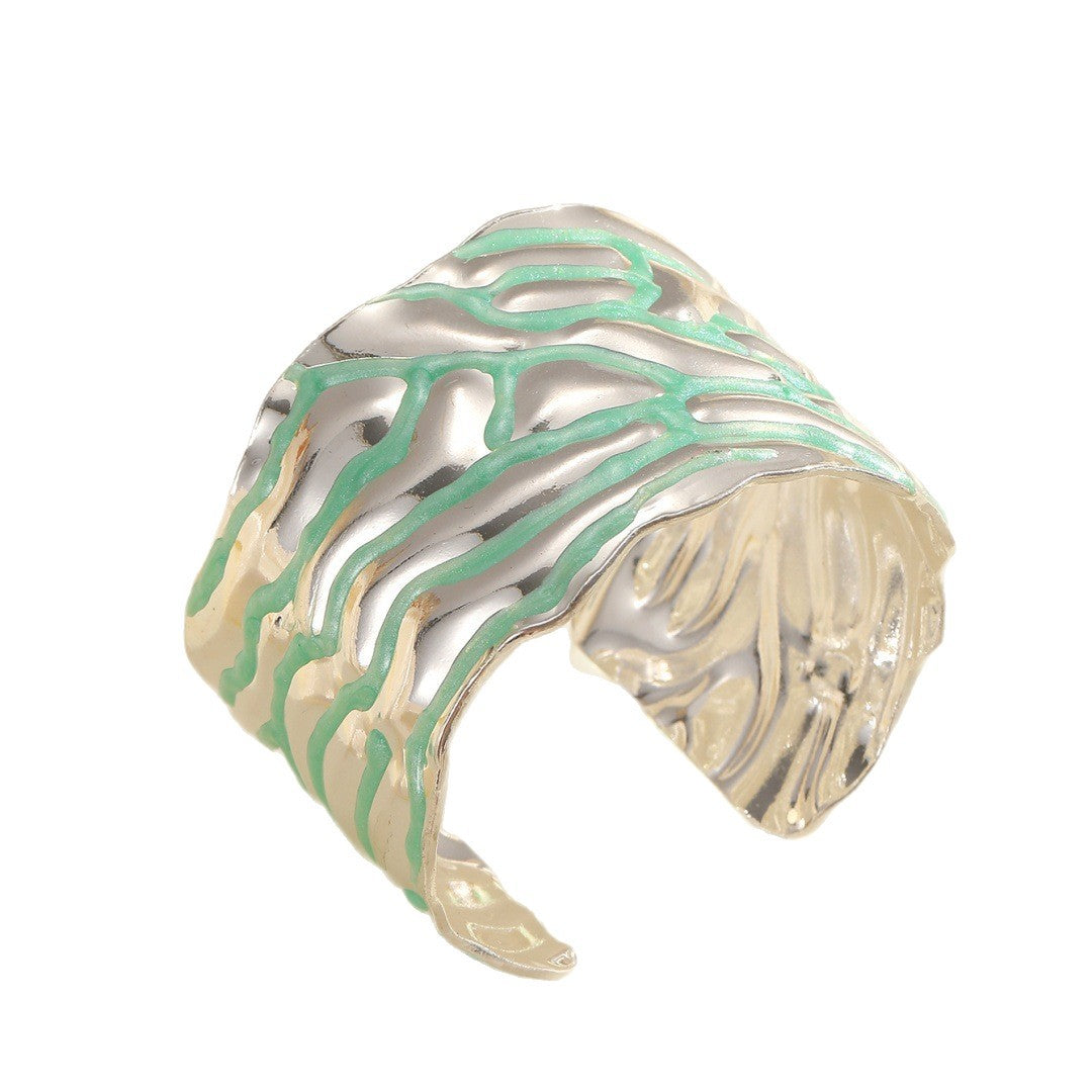 Women Open Bangle with Artistic Wave Pattern Fashion Glam