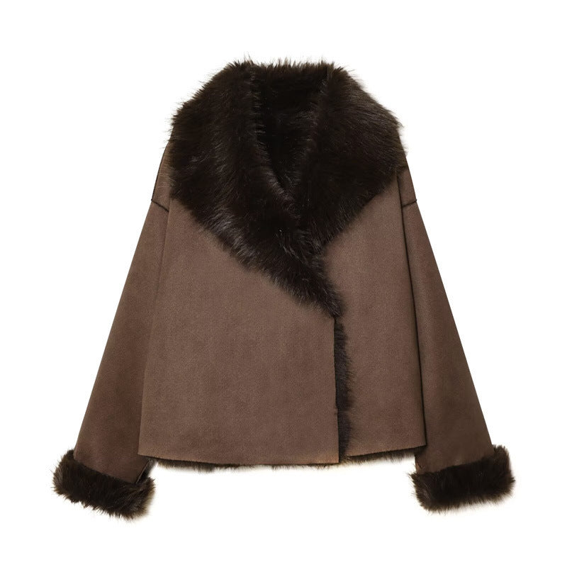 Women’s short jacket in lambskin look with voluminous fur collar and shortened sleeves Fashion Glam