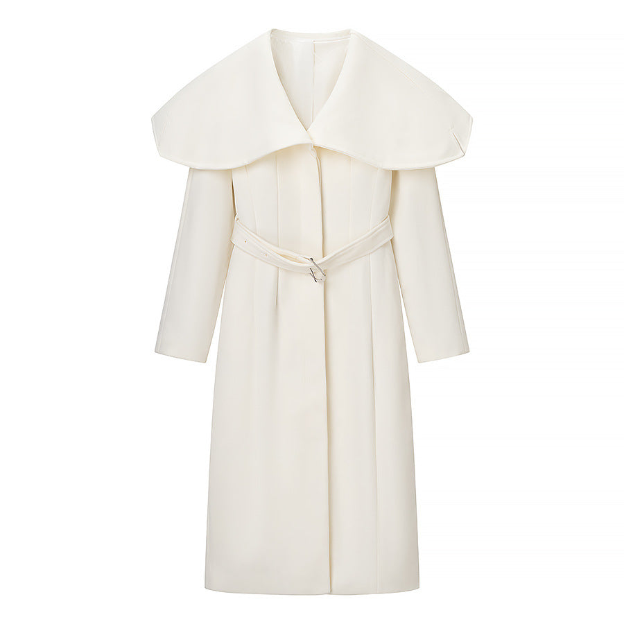Women’s coat with oversized cape collar and fitted belt Fashion Glam