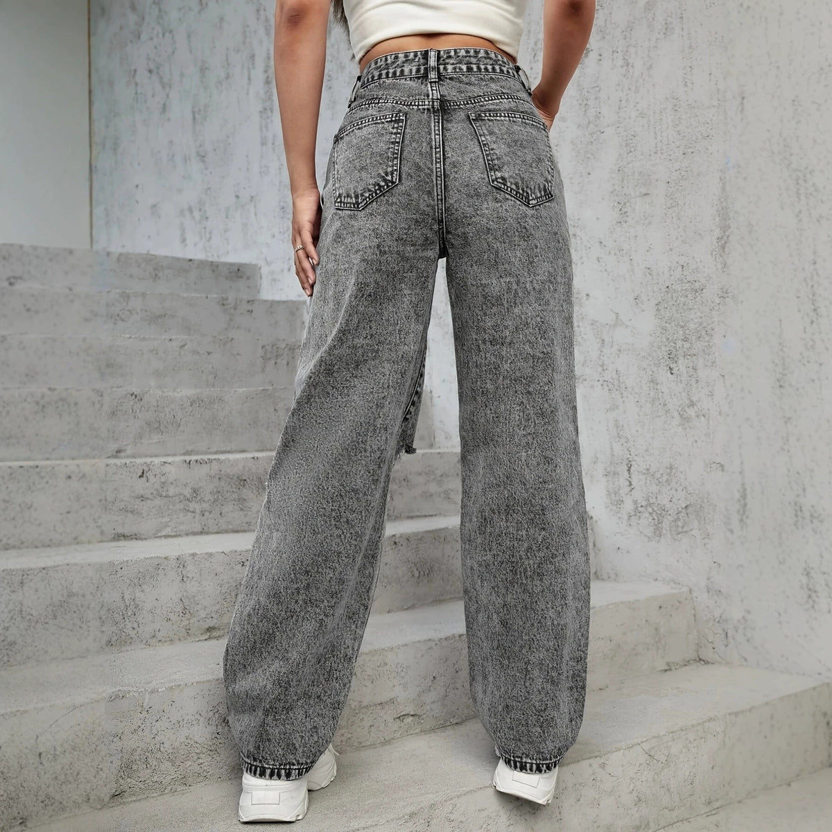 Ladies High-Waist Destroyed Wide-Leg Jeans with Knee Cutouts Fashion Glam