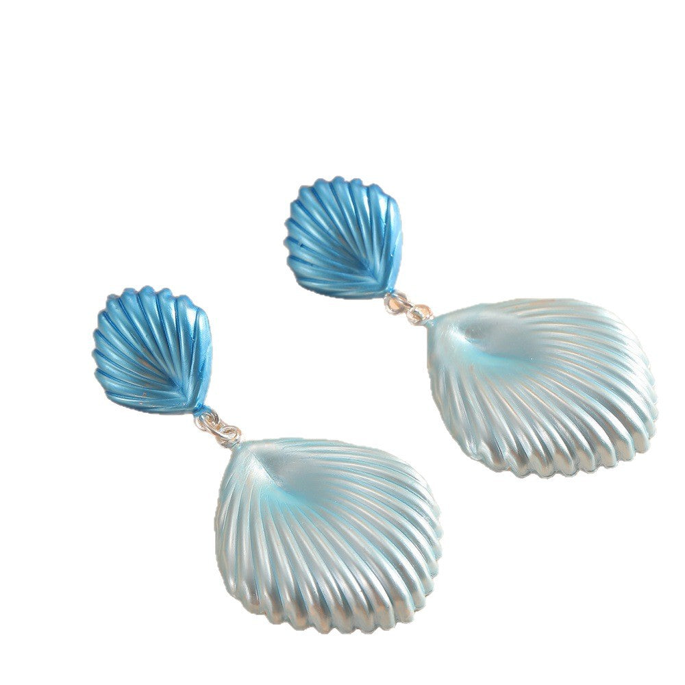 Ladies Hanging Earrings in Elegant Shell Design Fashion Glam