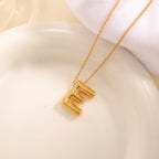 Women's necklace with curved letter pendant Fashion Glam