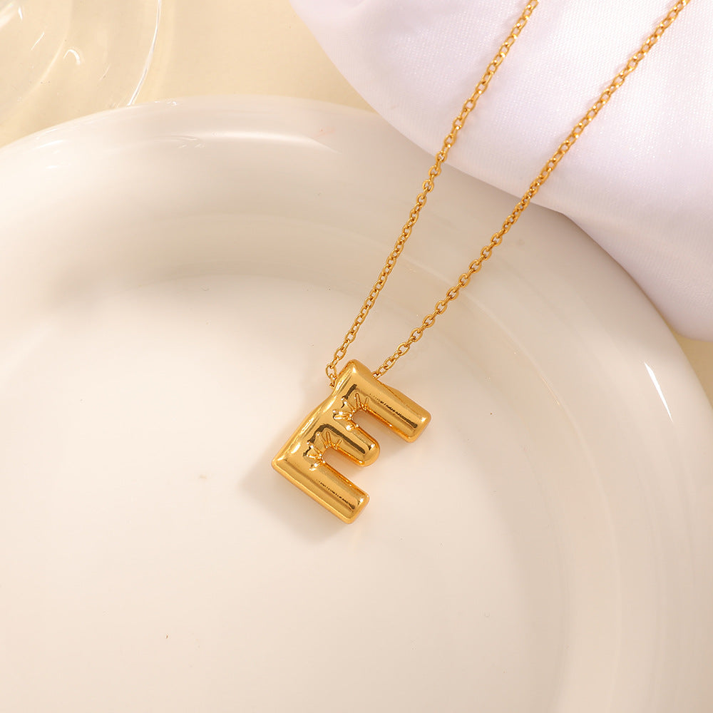 Women's necklace with curved letter pendant Fashion Glam