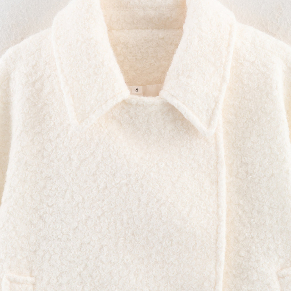 Ladies Boxy Boucle Double-Breasted Coat with Shirt Collar and Flap Pockets Fashion Glam