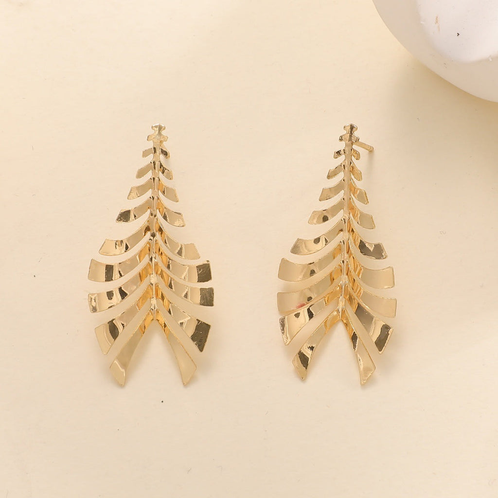 Women Hanging Earrings in Elegant Leaf Design Fashion Glam
