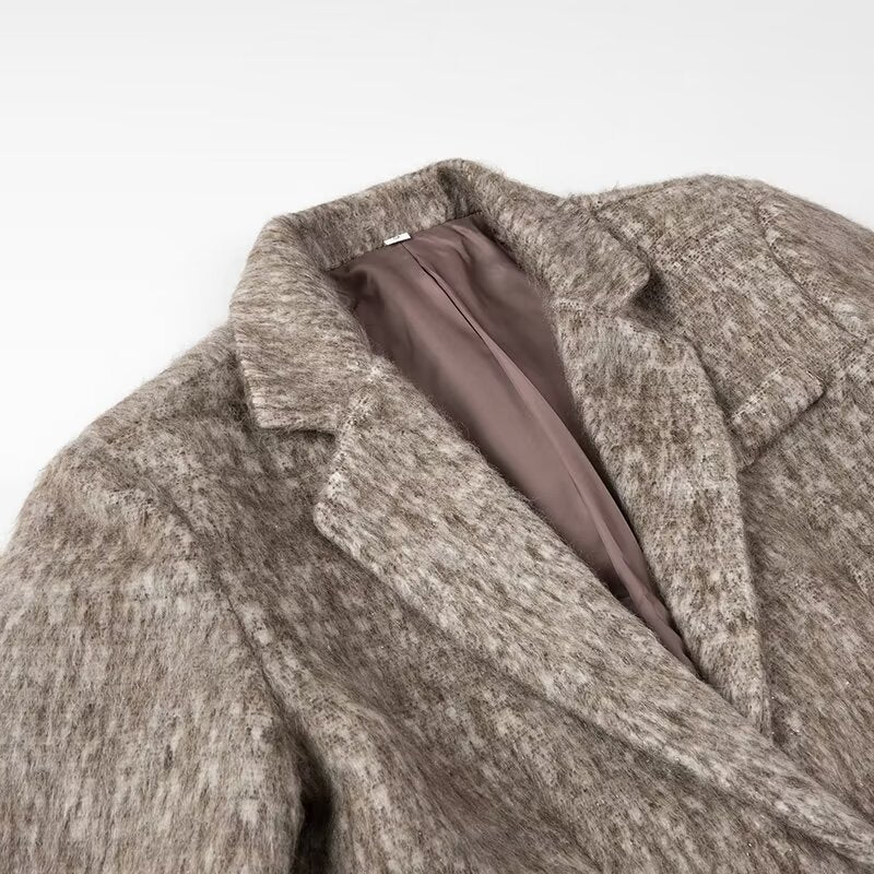 Ladies short blazer coat made of wool blend with bouclé structure and flap pockets Fashion Glam