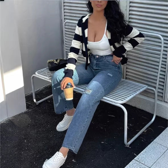 Women high-waisted Relaxed-Straight denim jeans with wide leg and subtle destroy details Fashion Glam
