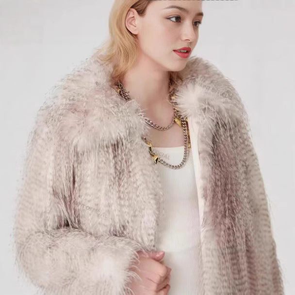 Women short-cut faux fur jacket with striped high-pile texture and notched collar Fashion Glam