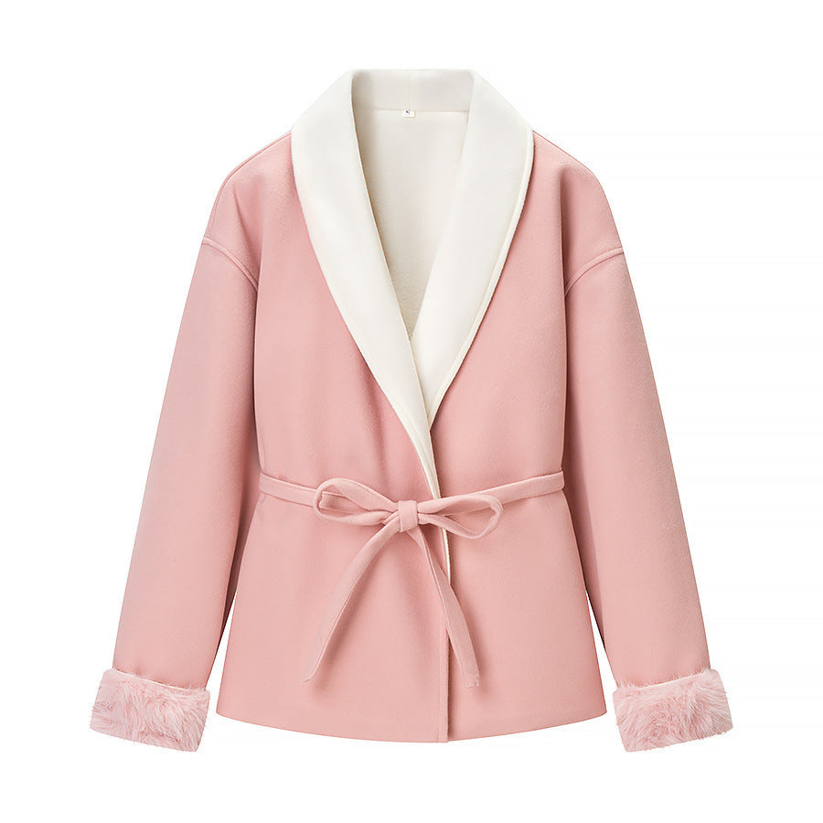 Women's short jacket with wrap belt, wide shawl collar and faux fur cuffs Fashion Glam