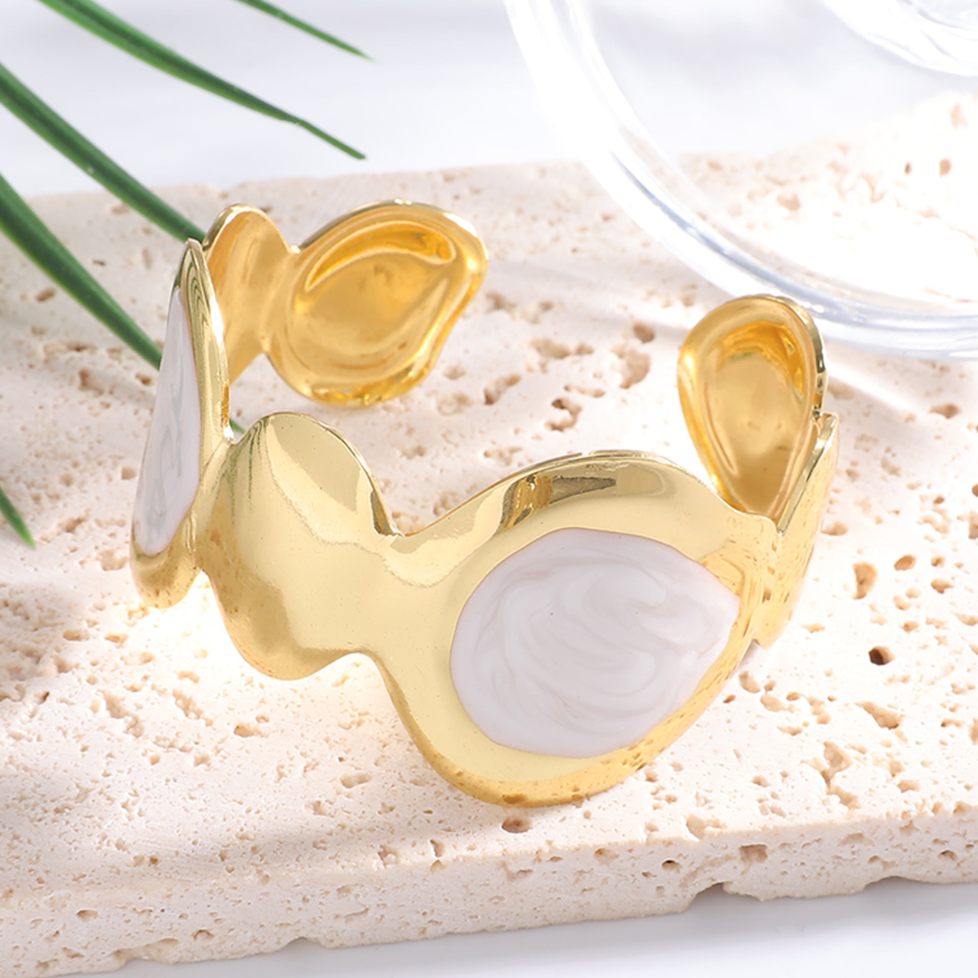 Ladies Open Bangle with Artistic, Curved Design Fashion Glam