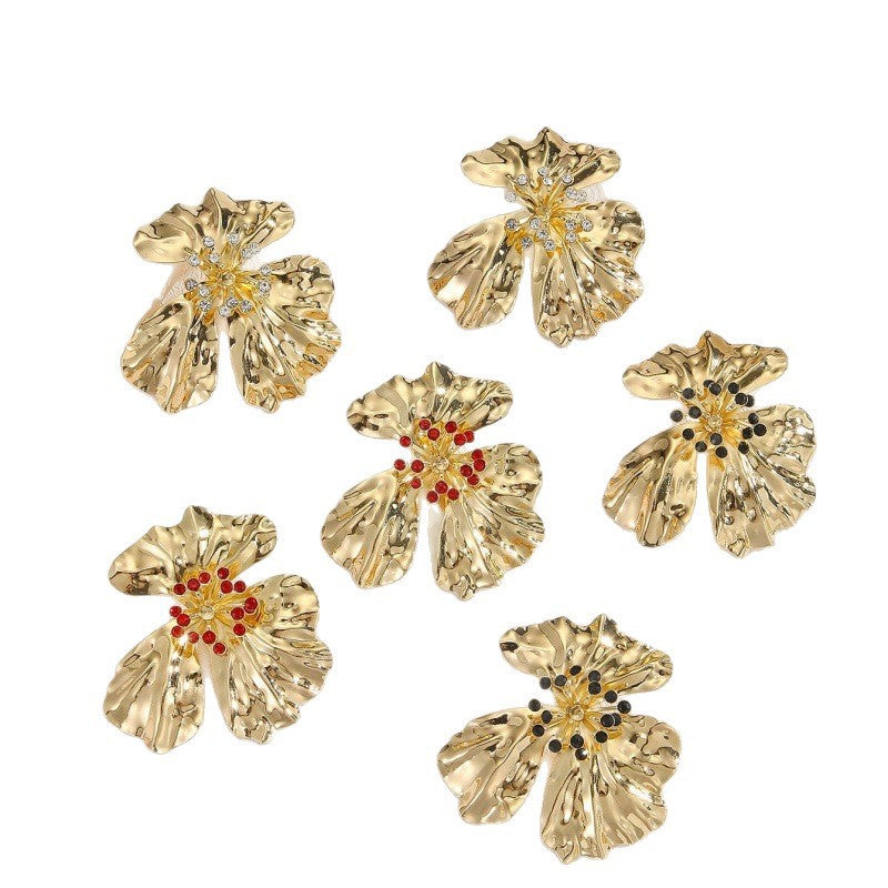 Women’s metal flower earrings with sparkling red accents Fashion Glam