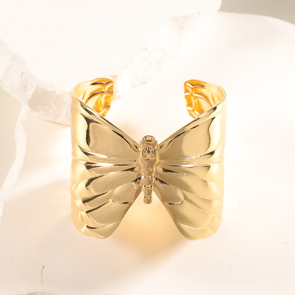 Women Open Bangle with Artistic Relief Design Fashion Glam