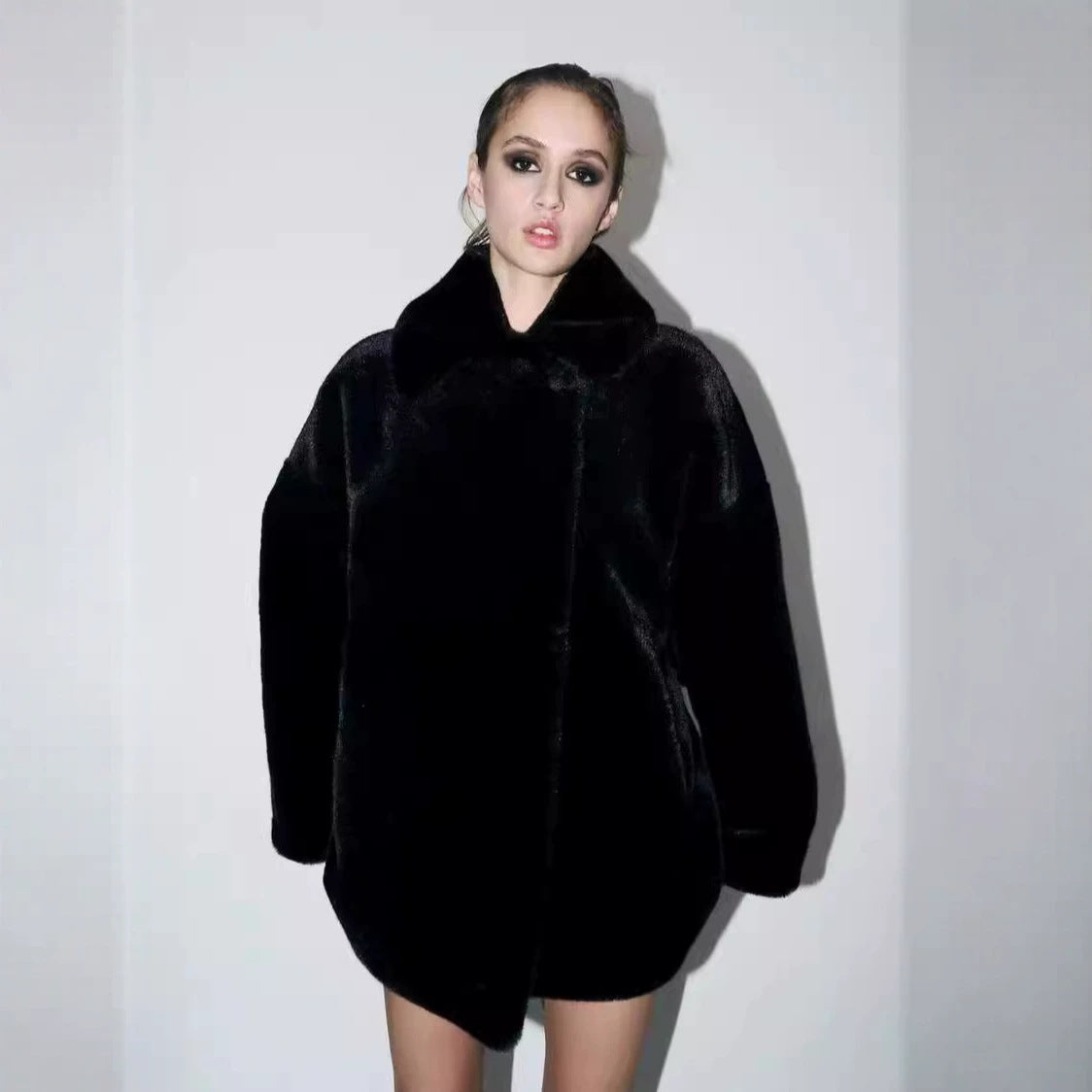 Women's boxy short coat made of silky shiny high-pile artificial fur with a large shawl collar Fashion Glam