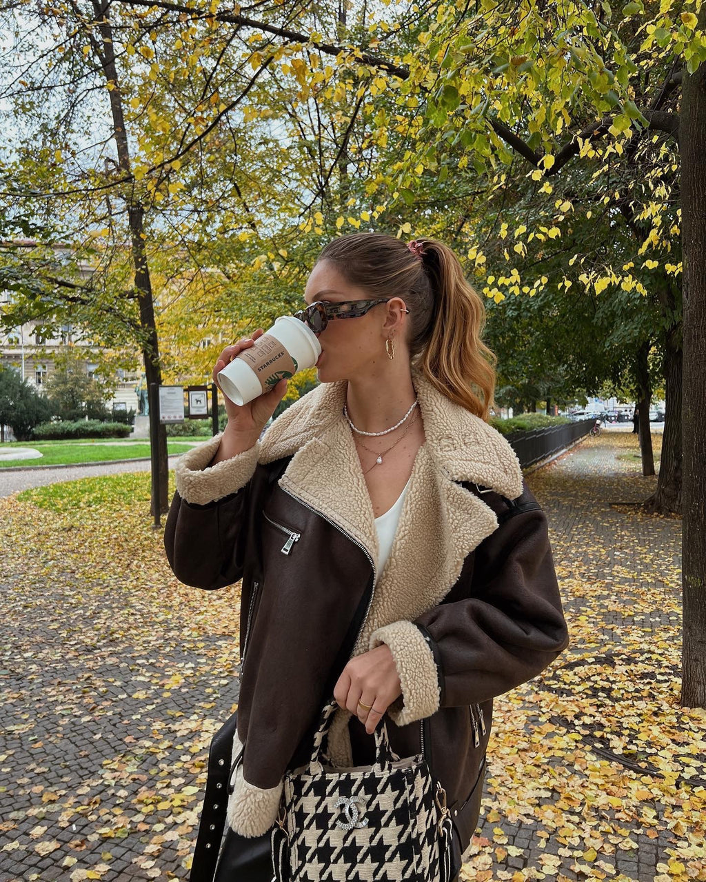 Women's Casual Aviator Biker Jacket in Vintage Leather Look with Sherpa Lining Fashion Glam